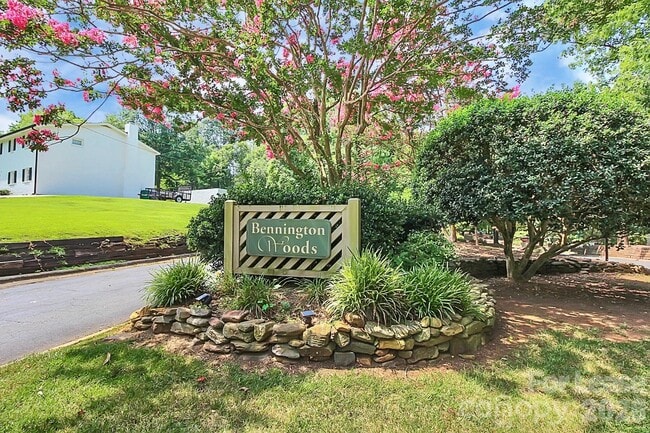 Building Photo - 6510 Clavell Ln