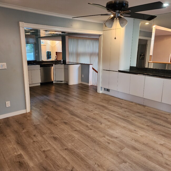 Foto del edificio - 30 Linden Ln