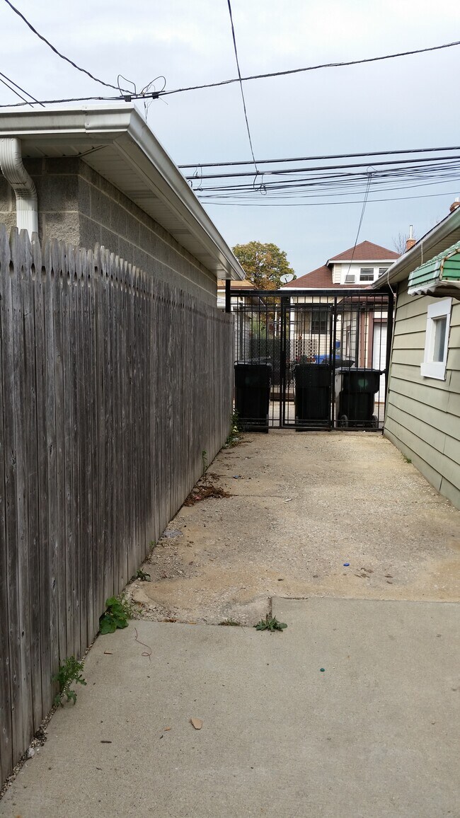 5248 W Altgeld St Unit G, Chicago, IL 60639 Apartments in Chicago, IL