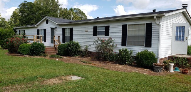 Building Photo - 3131 Jolly Rd