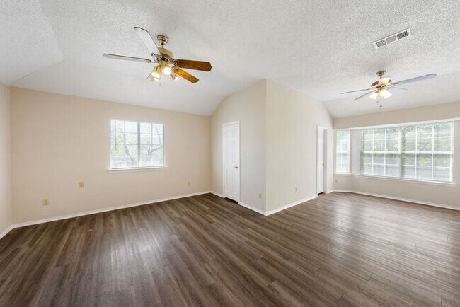 Foto del edificio - 1717 Parkfield Cove