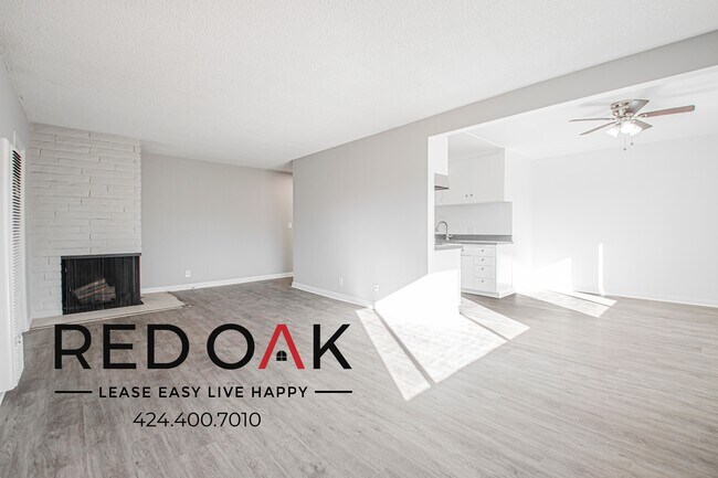 Building Photo - 12737 Moorpark St