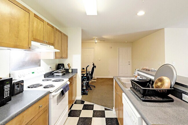 Building Photo - One Bedroom With Private Bath in Eagles Landing - Utilities Included
