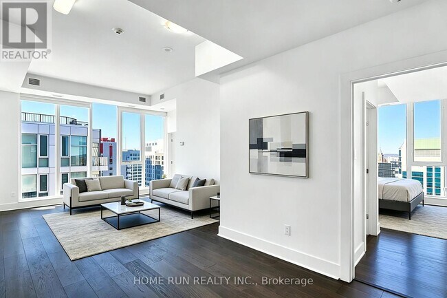 Building Photo - 40 Nepean St