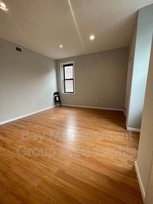 Foto del edificio - 5104 Wayne Ave