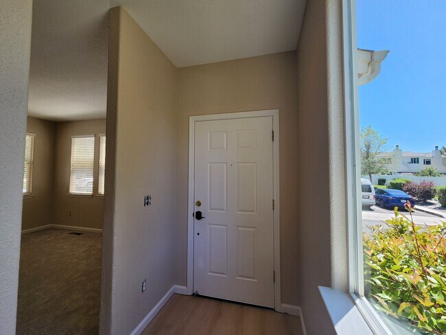 Foto del edificio - 3 Bedroom Home in Gardnerville Ranchos