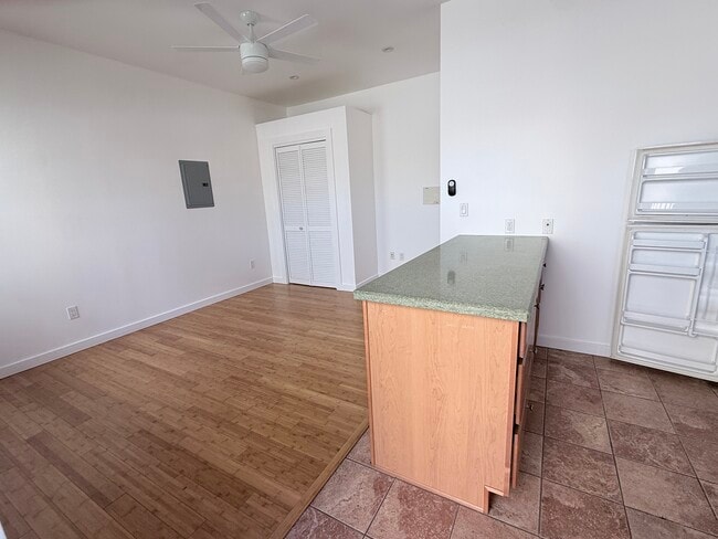Building Photo - 202 Bicknell Ave