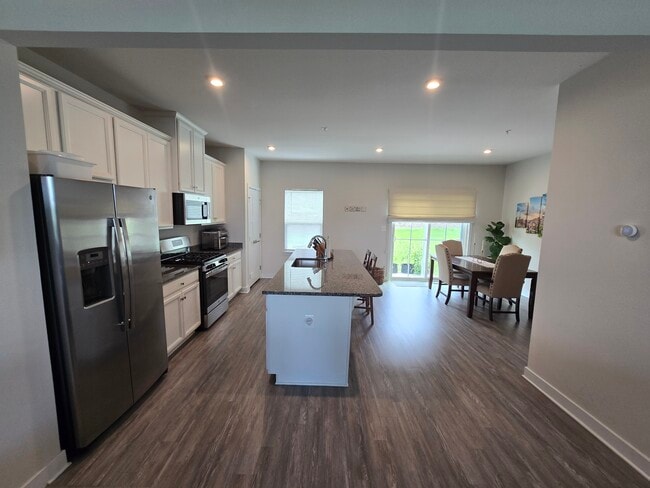 Building Photo - 1066 Rosecroft Ln