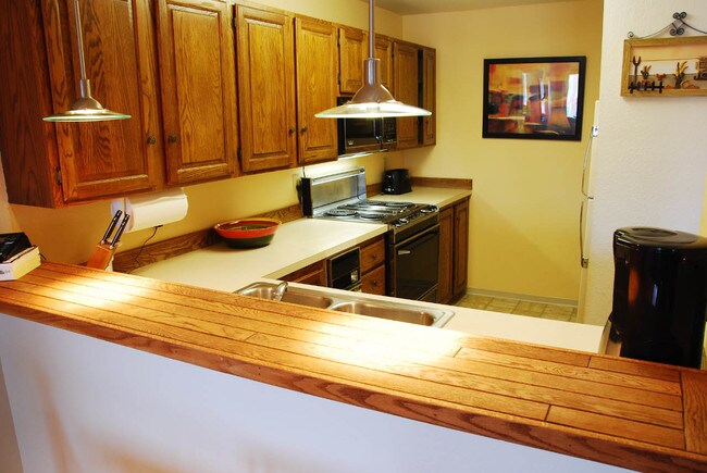 Foto del edificio - Walt Pease & Associates Corporate Rentals