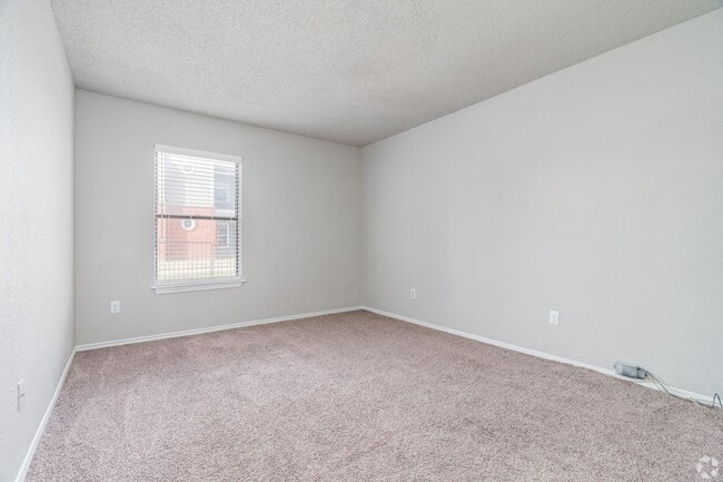 Interior Photo - 16Ten