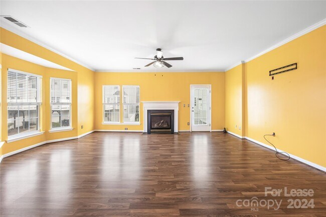 Building Photo - 8025 Bristle Toe Ln