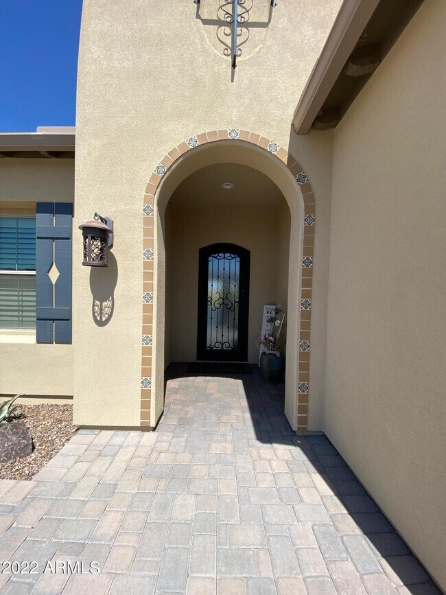 Building Photo - 36833 Stoneware Dr