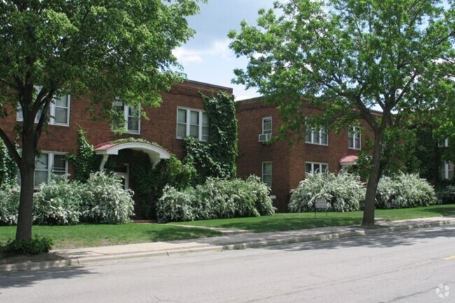 Heritage Crest 219 3rd Ave S - Heritage Crest Apartments