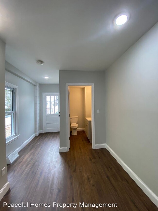 Building Photo - 3 br, 2.5 bath House - 617 Bay St