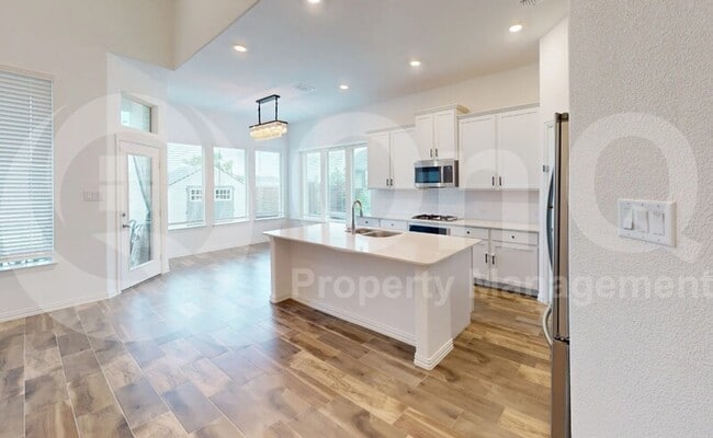 Foto del edificio - 7208 Black Cherry Ln