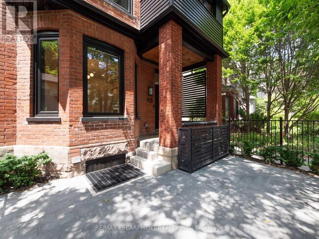 Photo du bâtiment - 46-46 O'Hara Ave