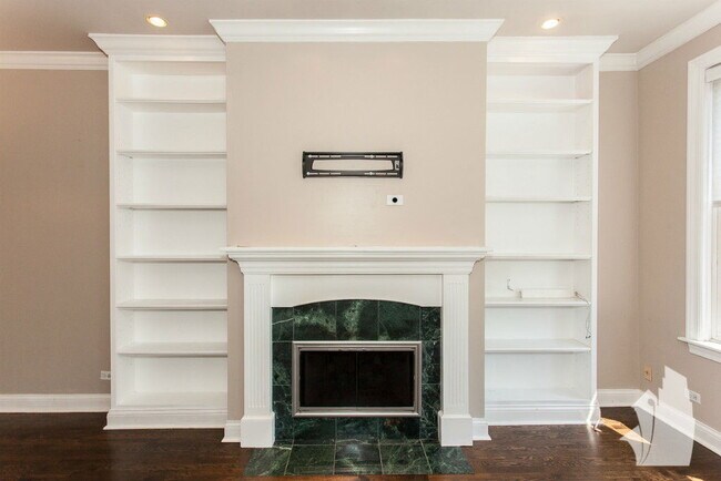 Foto del edificio - 3852 N Southport Ave