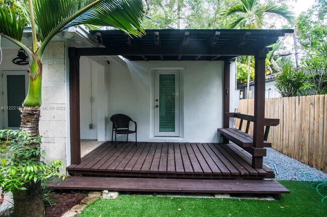 Foto del edificio - 2437 Tequesta Ln