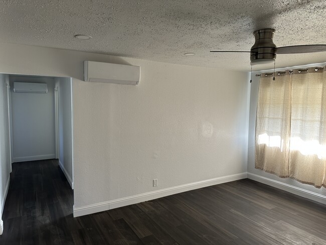 Building Photo - 347 Anthony Ave