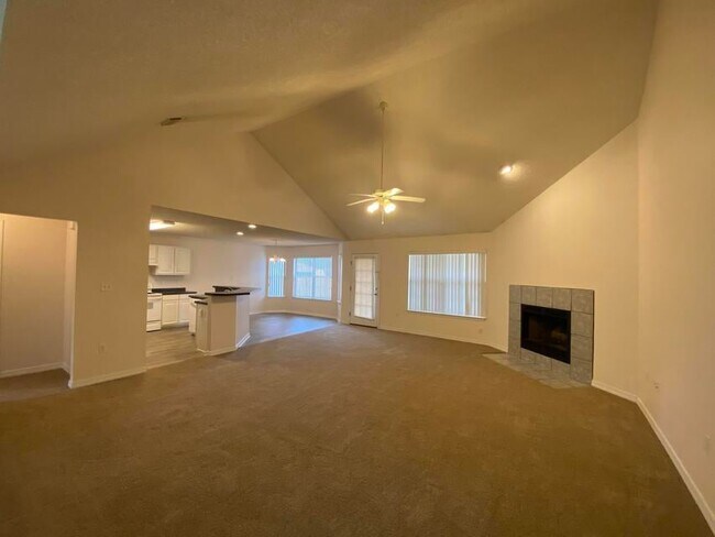Foto del edificio - 6728 Leisure St