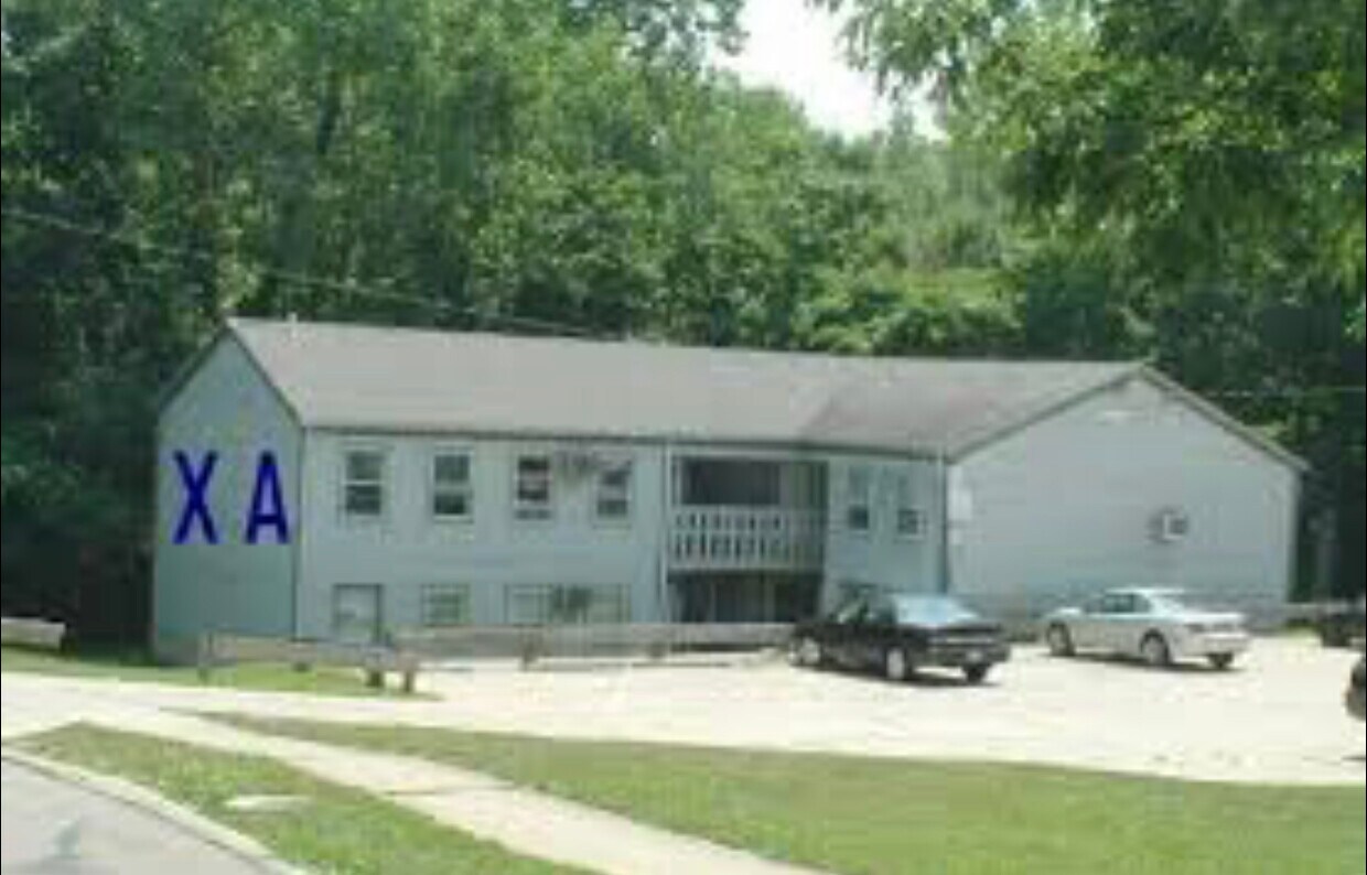 Building Photo - 1390 Forest Ln