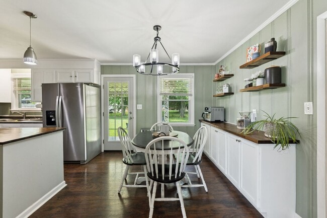 Foto del edificio - Excellent 3 Bedroom 2 Bath Home Minutes fr...