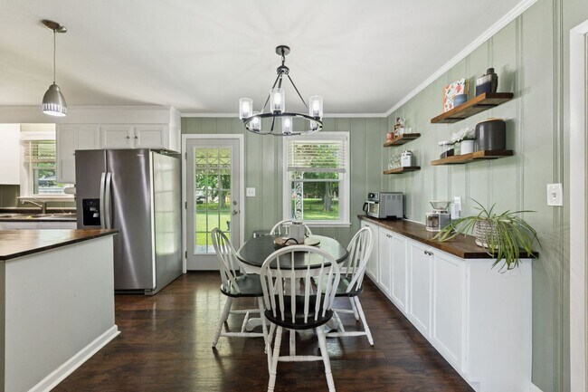 Photo - Excellent 3 Bedroom 2 Bath Home Minutes fr...