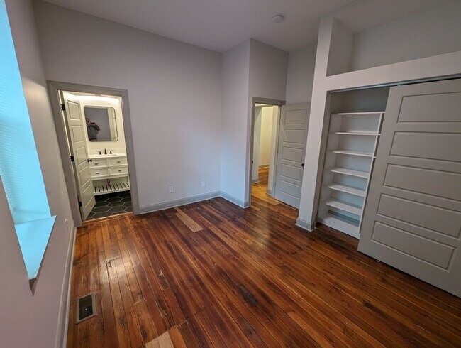 Foto del edificio - 3611 Newton Ave
