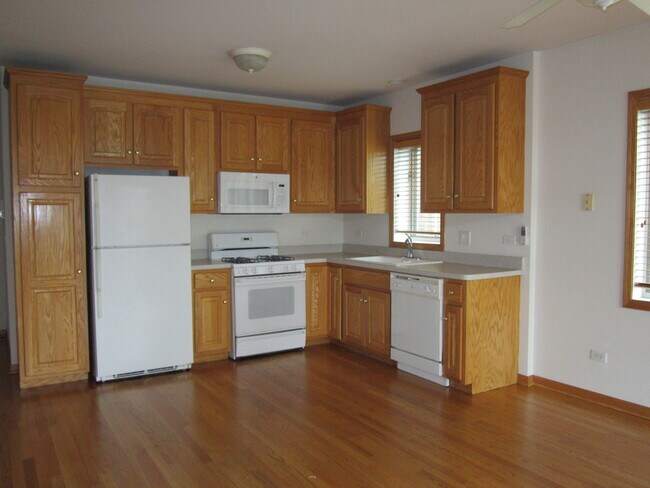 Kitchen - 6640 N Harlem Ave