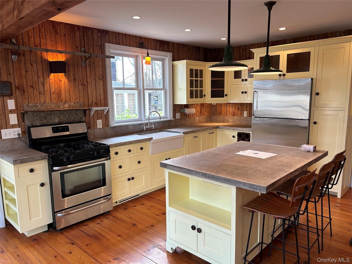 Foto del edificio - 685 Orchard St