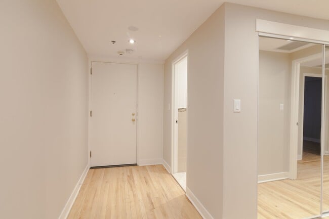 Building Photo - 3435 Rue Drummond