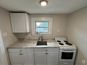 Building Photo - 109 Welles St