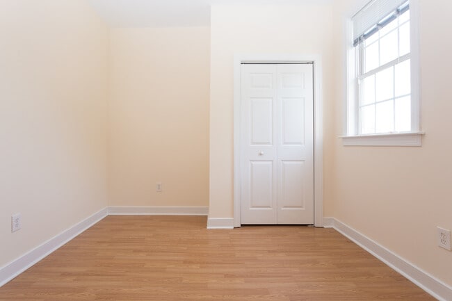 Building Photo - 1311 W Leigh St