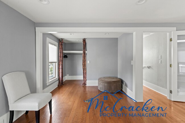 Foto del edificio - Fully furnished, pet-friendly, and available for mid-term stays with a 30-day minimum