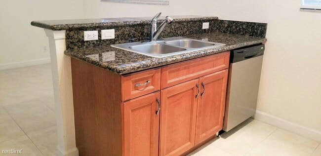 Building Photo - 3 br, 2.5 bath House - 427 Bayfront Dr # 427