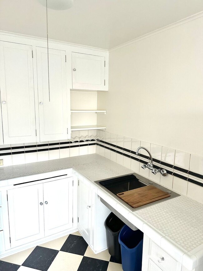 Foto del edificio - Charming Condo in University District!