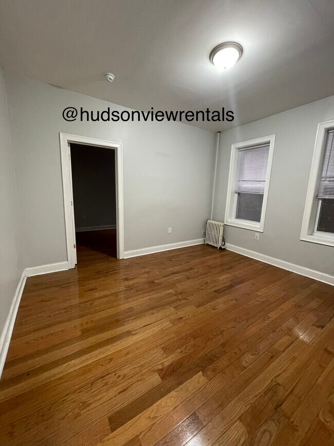 Unit 8 - 384 Baldwin Ave