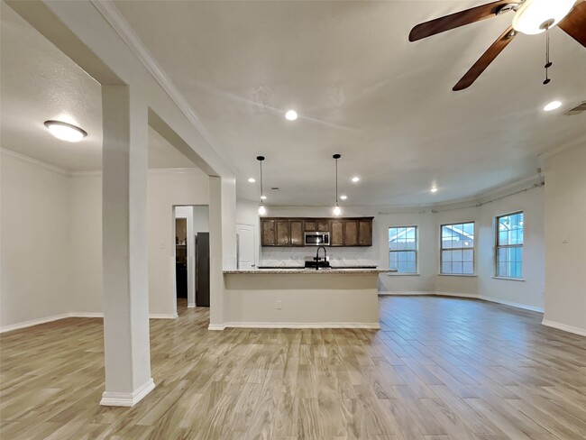 Building Photo - 3638 Lydia St