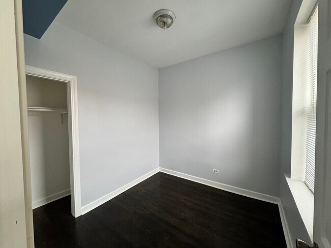 Foto del edificio - 620 N Kedzie Ave