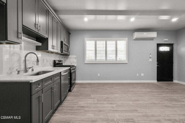 Foto del edificio - 4362 Tuller Ave