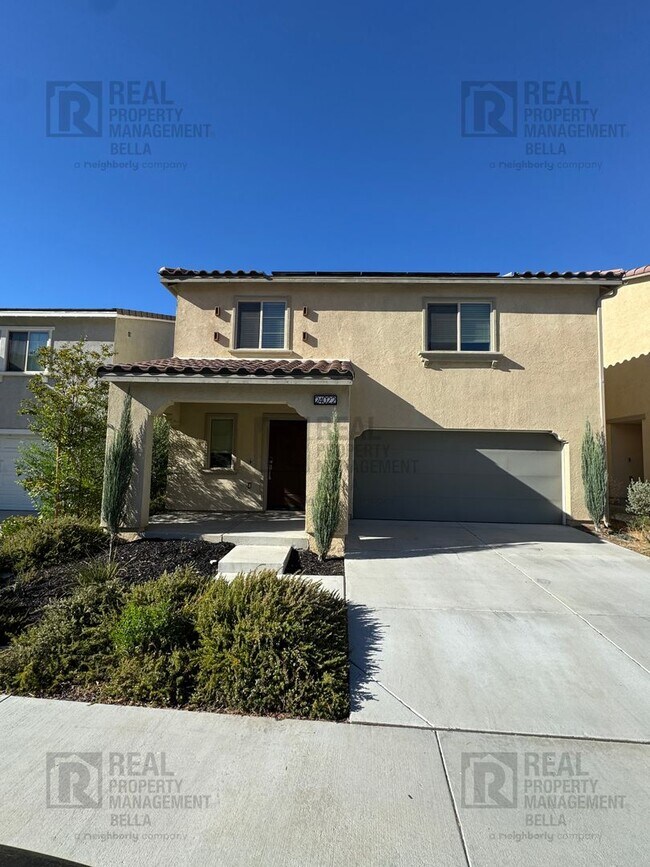 Foto del edificio - Gated Canyon Hills Gem – 3 Bedrooms, 2.5 B...