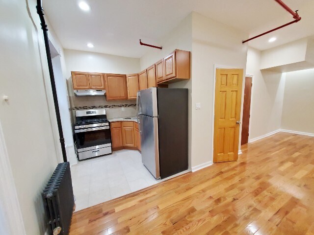 Primary Photo - 290 Macon St