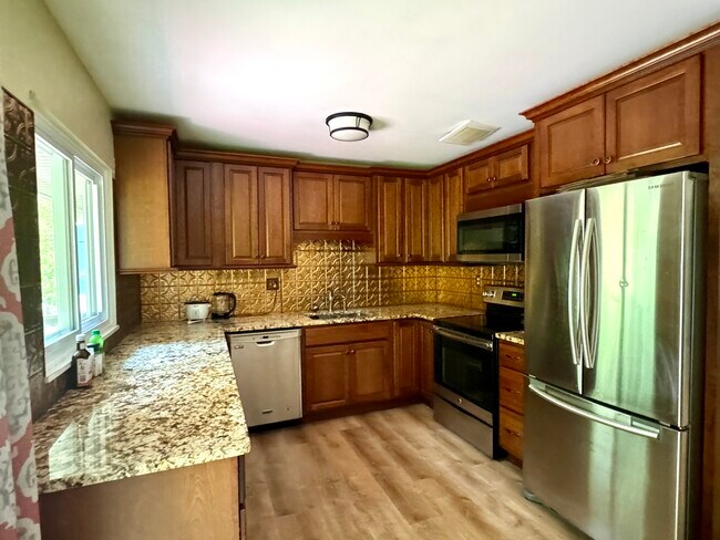 Foto del edificio - 114 Ingersoll Rd