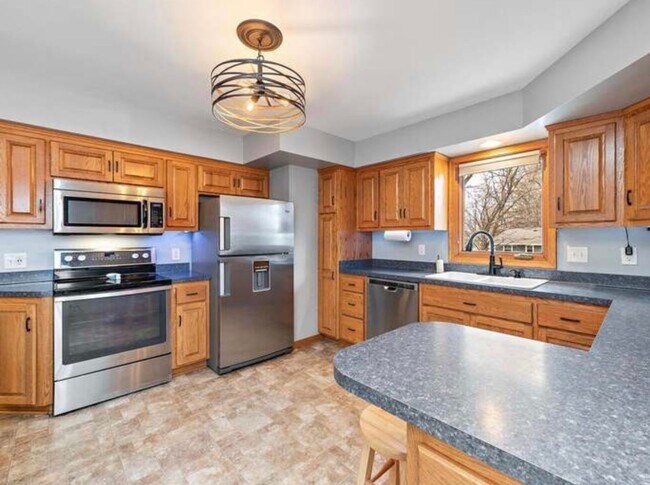 Foto del edificio - Lovely 4 Bedroom - Lee Park Neighborhood