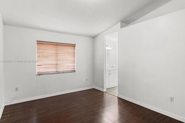 Foto del edificio - 7601 NW 166th Ter