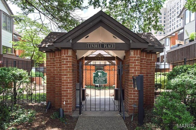 Building Photo - 4444 Lindell Blvd