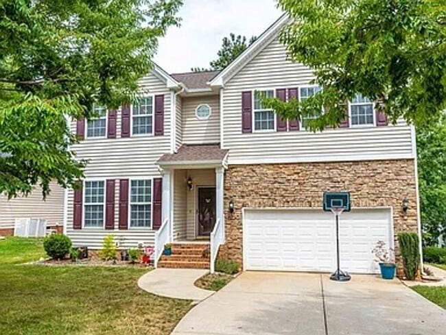 Foto del edificio - Stunning 3BD, 2.5BA Raleigh Home in the Prestigious Eagle Ridge Golf Community with Premier Ameni...