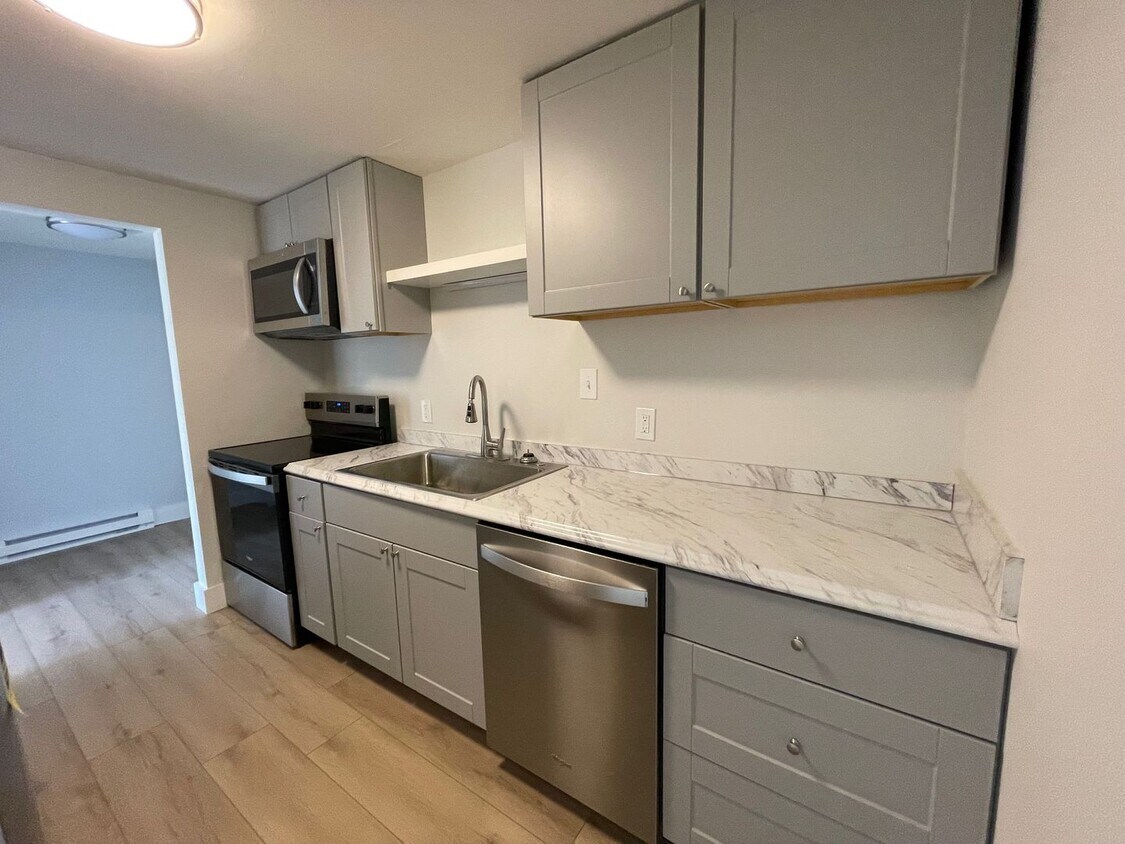 Foto principal - Fully Renovated Spacious Home Walking Dist...
