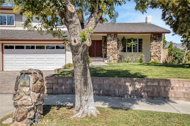 Foto del edificio - 19101 Kingsbury St