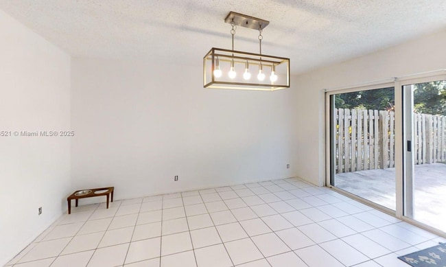 Building Photo - 8422 SW 44th Pl